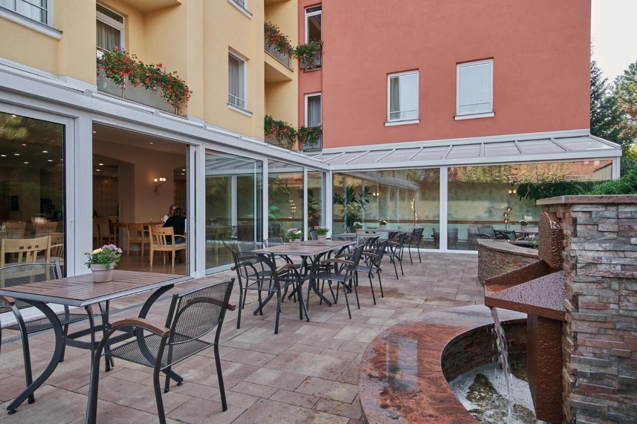 Hotel Akademie A Depandance Vila Jarmila Velké Bílovice Екстериор снимка