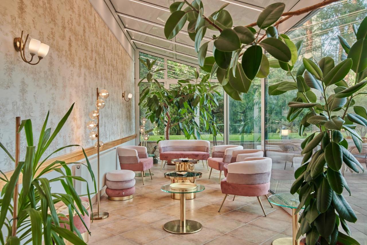 Hotel Akademie A Depandance Vila Jarmila Velké Bílovice Екстериор снимка