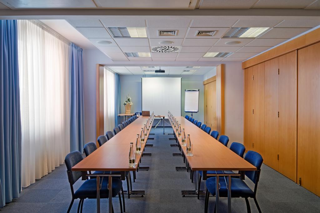 Hotel Akademie A Depandance Vila Jarmila Velké Bílovice Екстериор снимка